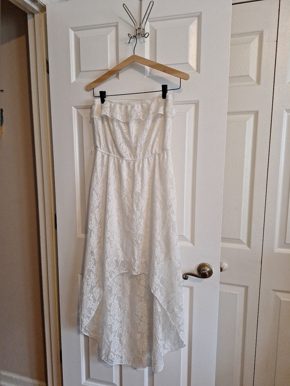 Trixxi White Lace High-Low Skirt Missing Belt